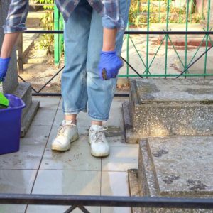 Уборка могил и покраска оградок