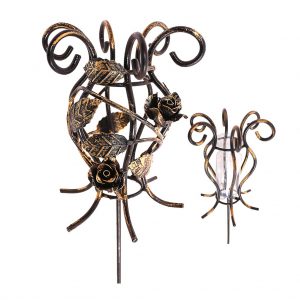 Металлические вазы